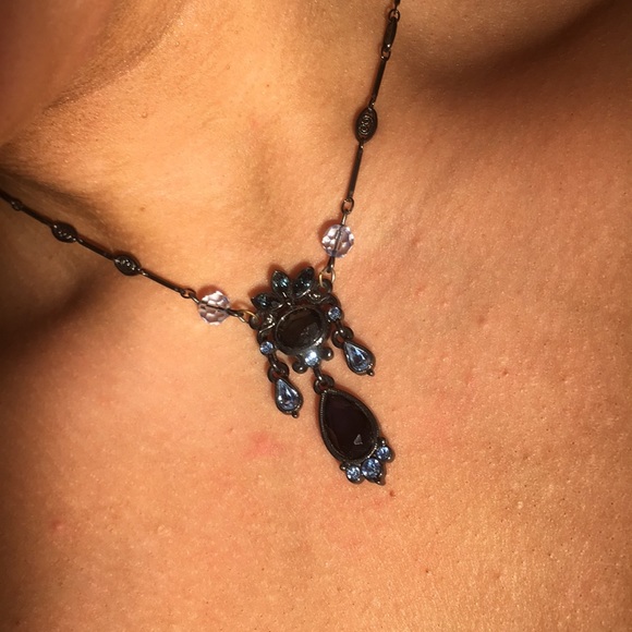 ELEGANT AND UNIQUE NECKLACE AND BRACELET SET - Picture 5 of 7